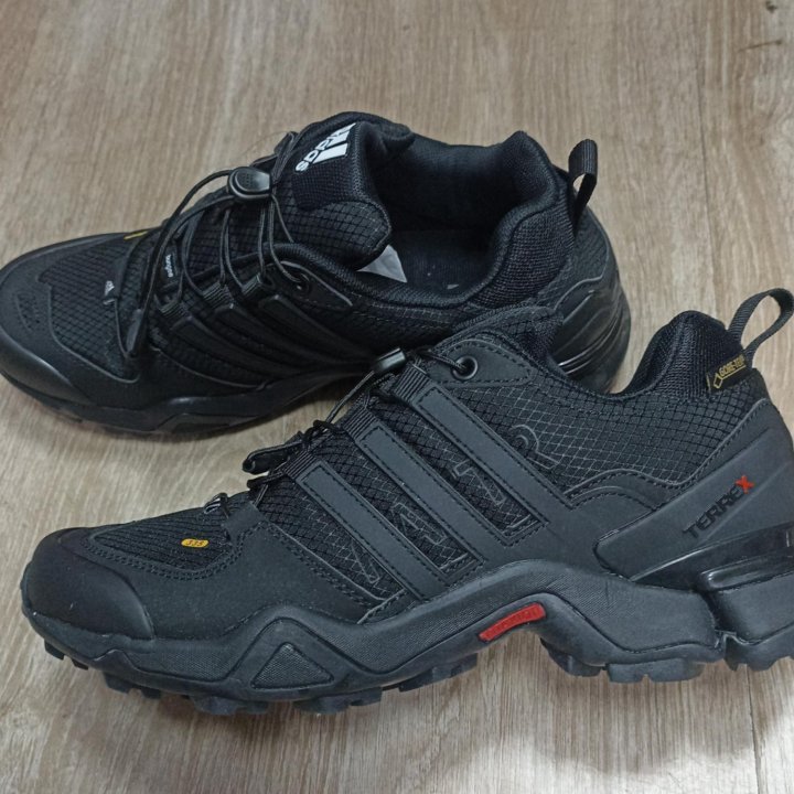 Кроссовки Adidas Terrex ( термо)