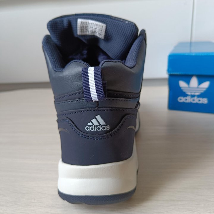 Кроссовки Adidas Terrex зима