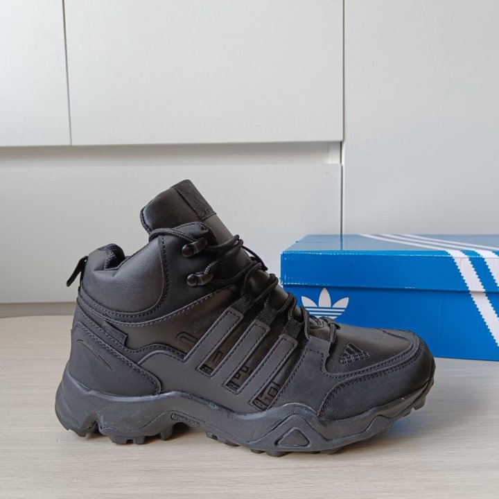 Кроссовки Adidas Terrex зима