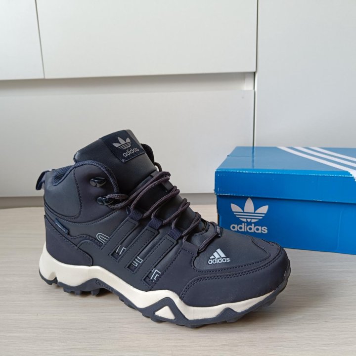 Кроссовки Adidas Terrex зима