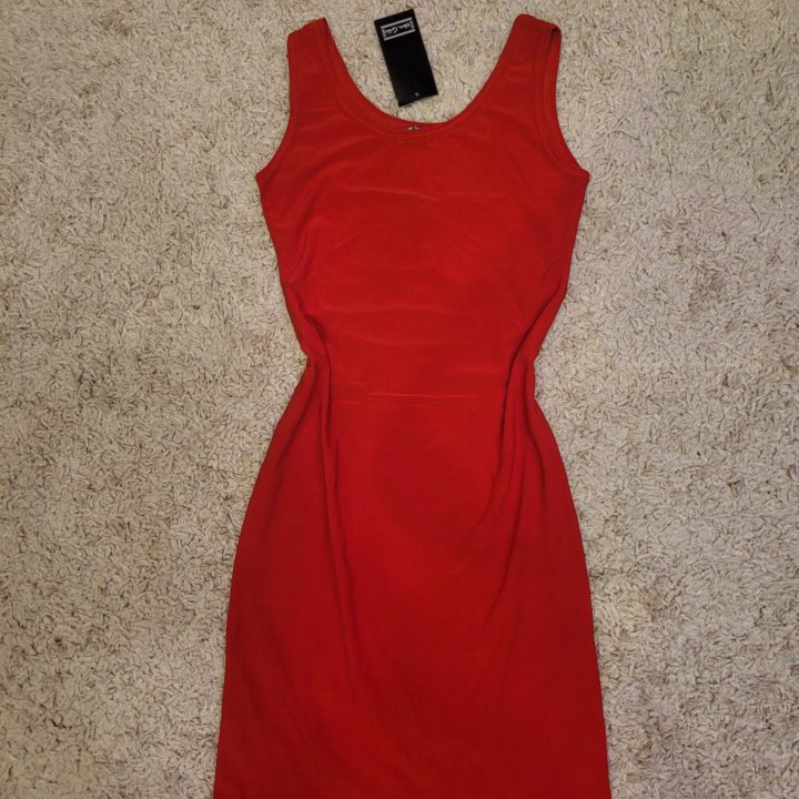 Платья новые красные 46 размер
