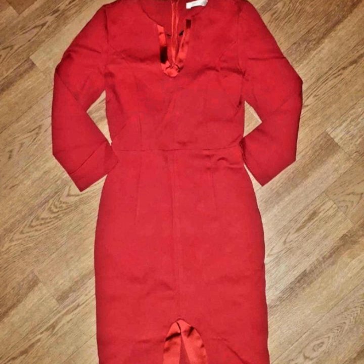 Платья новые красные 46 размер