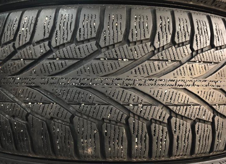 225/60/17 Nokian Tyres Hakkapeliitta R2 SUV. 1шт