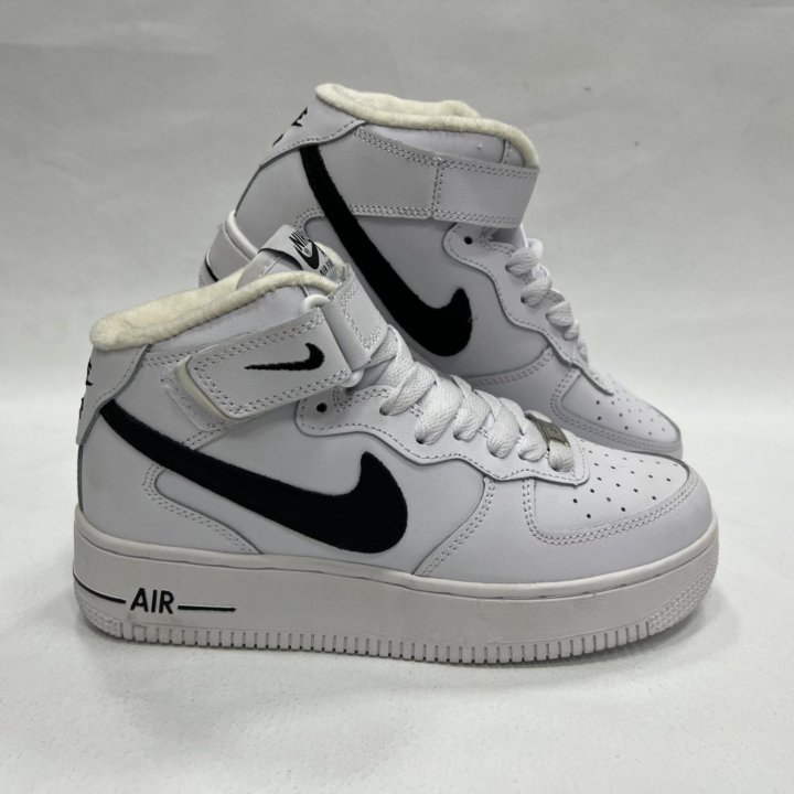 Kpoccoвки Nike air force 1