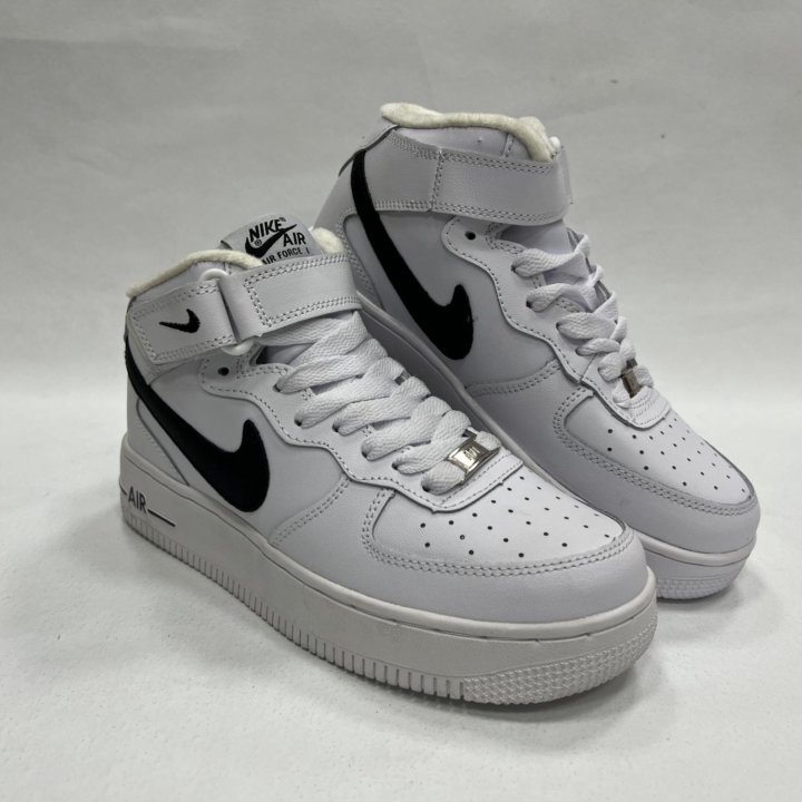 Kpoccoвки Nike air force 1