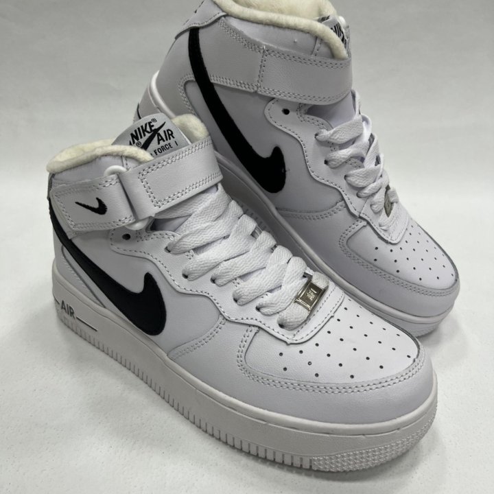 Kpoccoвки Nike air force 1