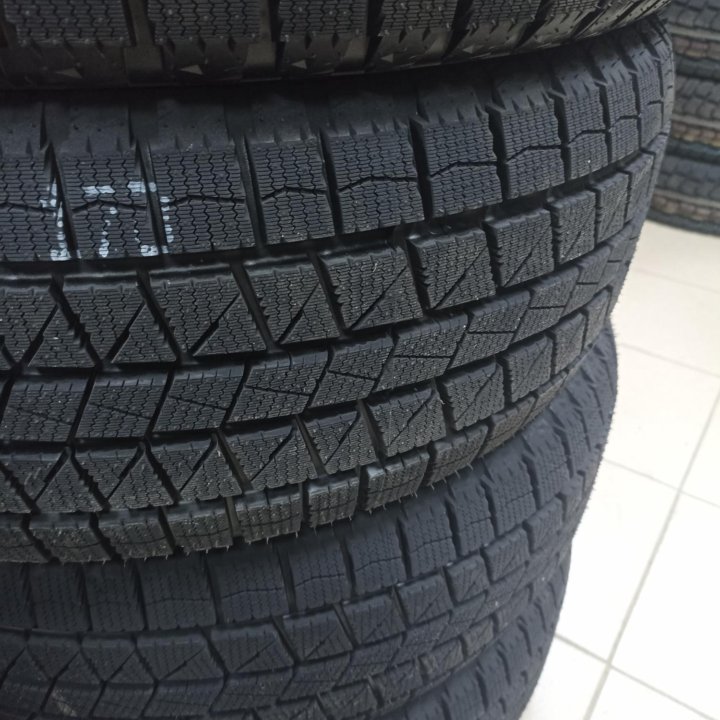 Зимняя резина 215/70 R-16 