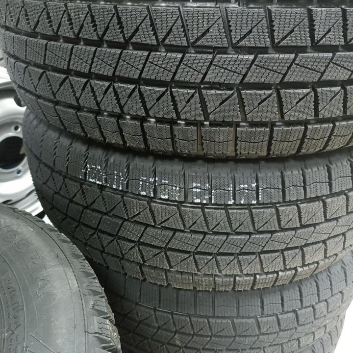 Зимняя резина 215/70 R-16 