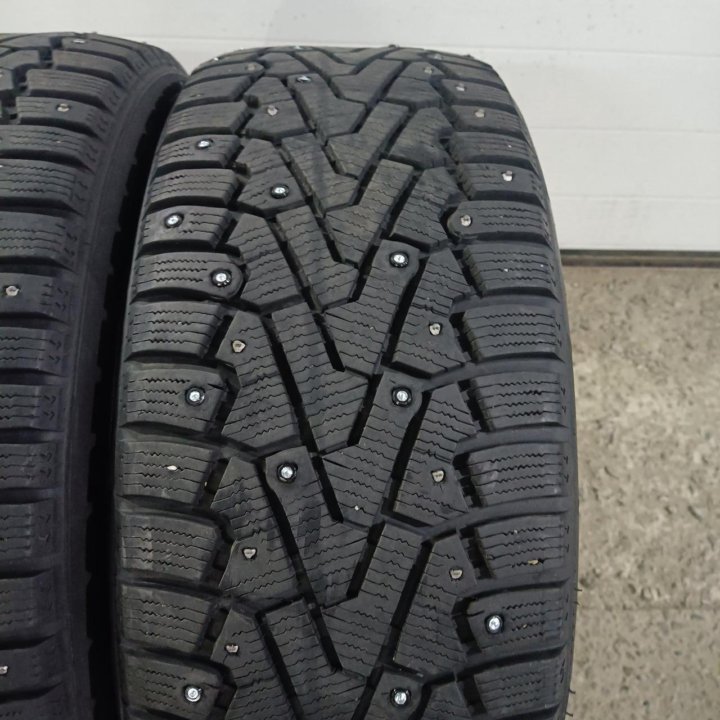 235/55R17 Pirelli Ice Zero (Лот №6904)