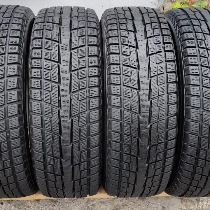 225/65R17 Yokohama Geolandar ig-73