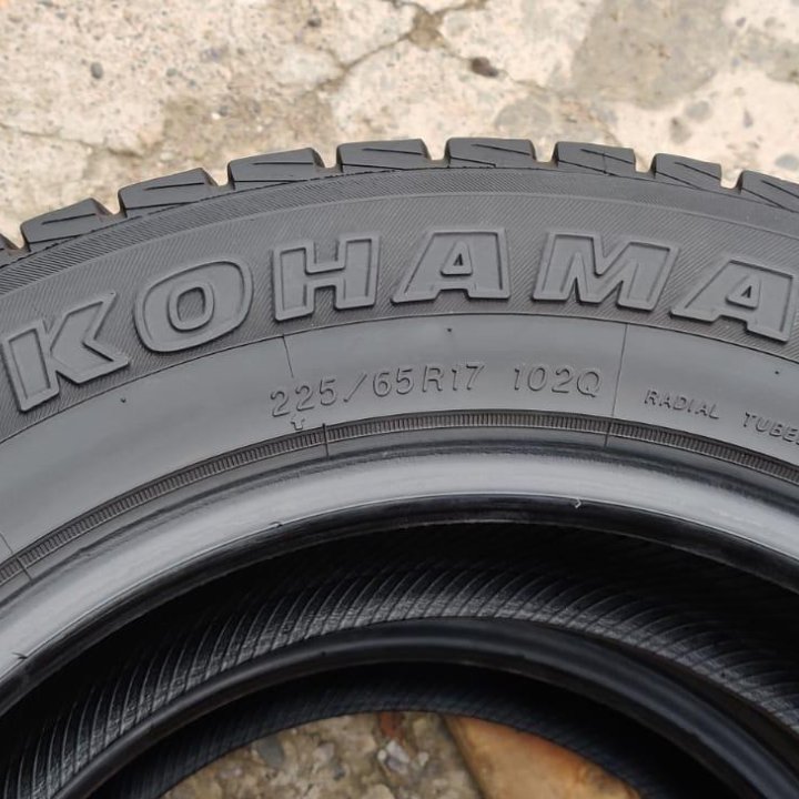 225/65R17 Yokohama Geolandar ig-73