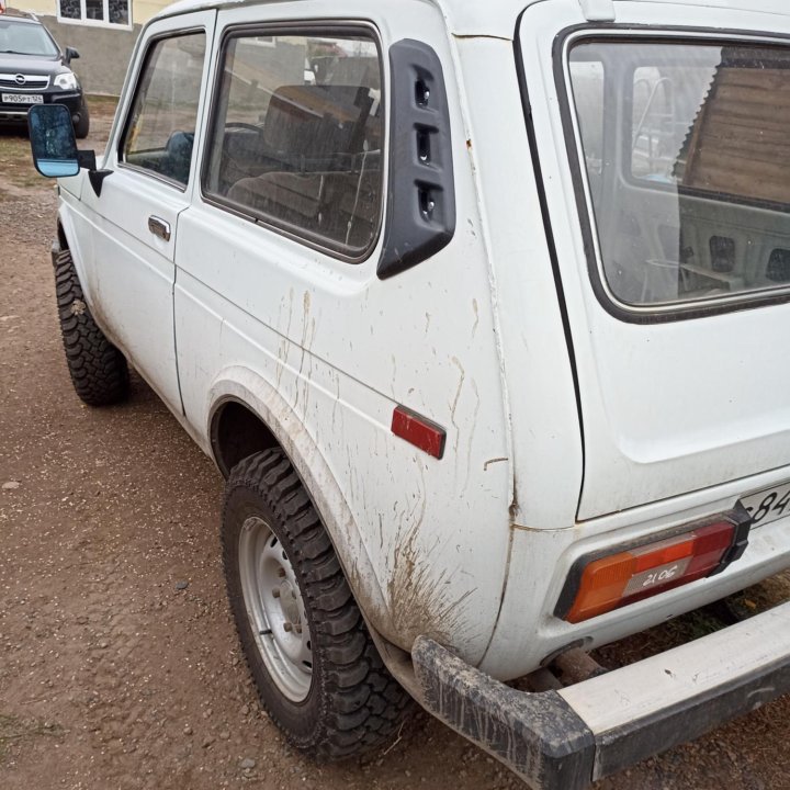 ВАЗ (Lada) Niva (4x4/Legend), 1991