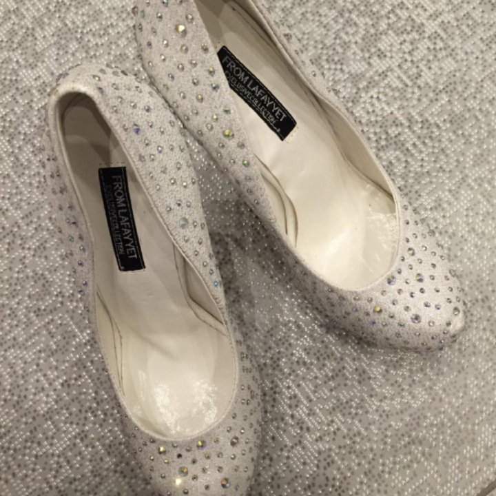 Туфли со стразами 40