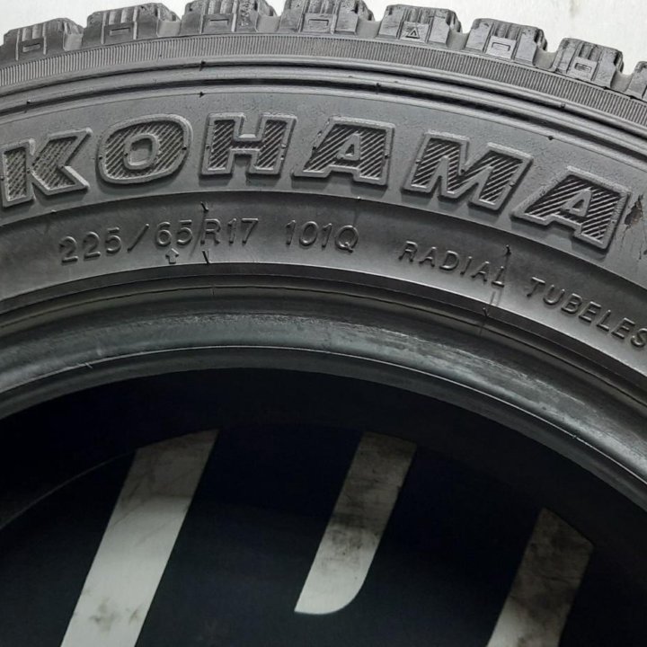 225/65R17 101Q Yokohama Geolandar I/T G072 пара