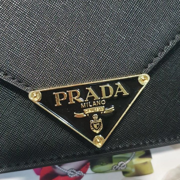 Сумочка Prada