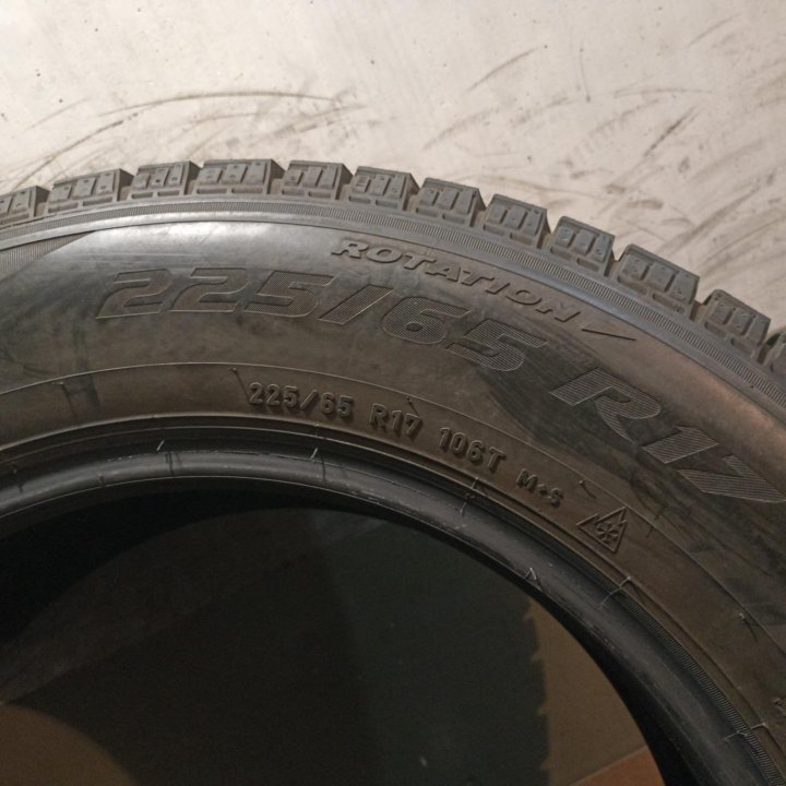 Зимние шины Pirelli IceZero FR 225/65 R17