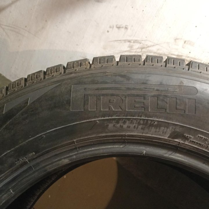 Зимние шины Pirelli IceZero FR 225/65 R17