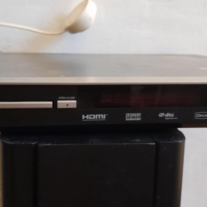 SHARP Home Theather With DvD HT-CN650Dv