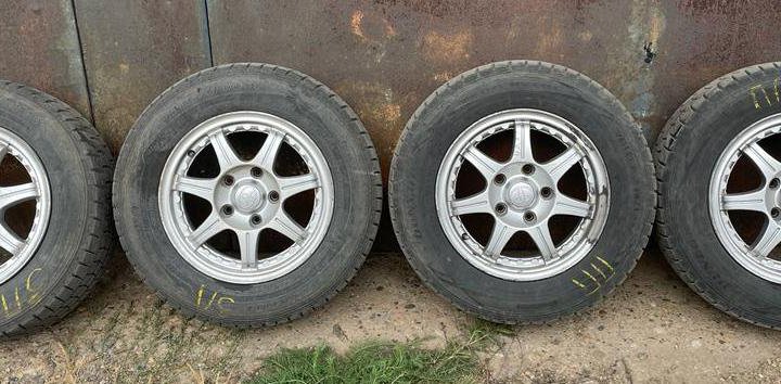 Продам колеса б/у: шины Dunlop (липучка) 185/70R14