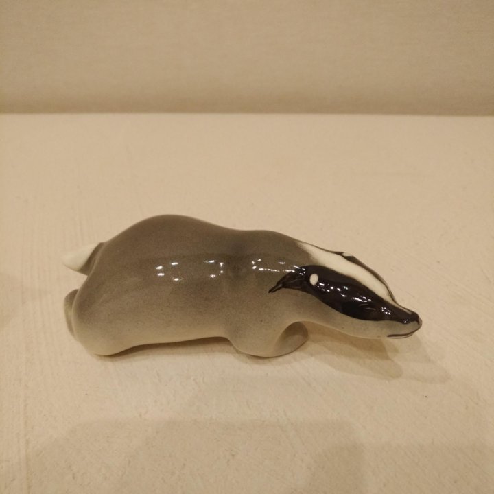 Статуэтки Фарфор