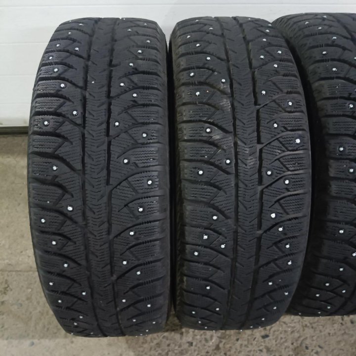 235/65R17 Bridgestone Ice Cruiser 7000 (Лот №6943)