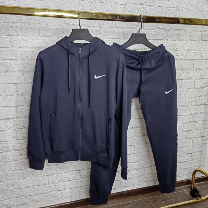 Костюм спортивный Nike с капюшоном