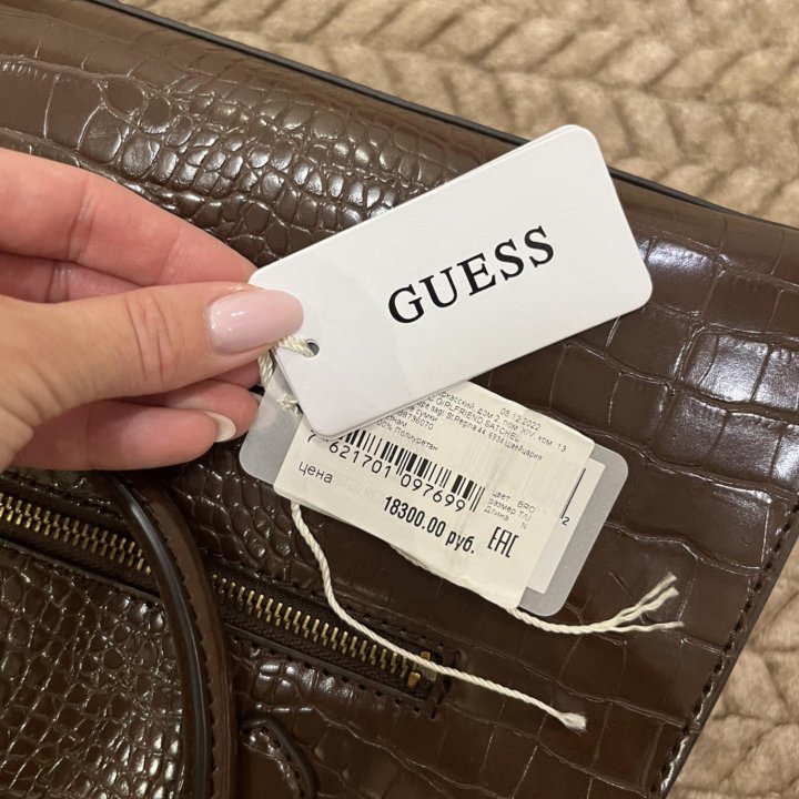 Сумка Guess