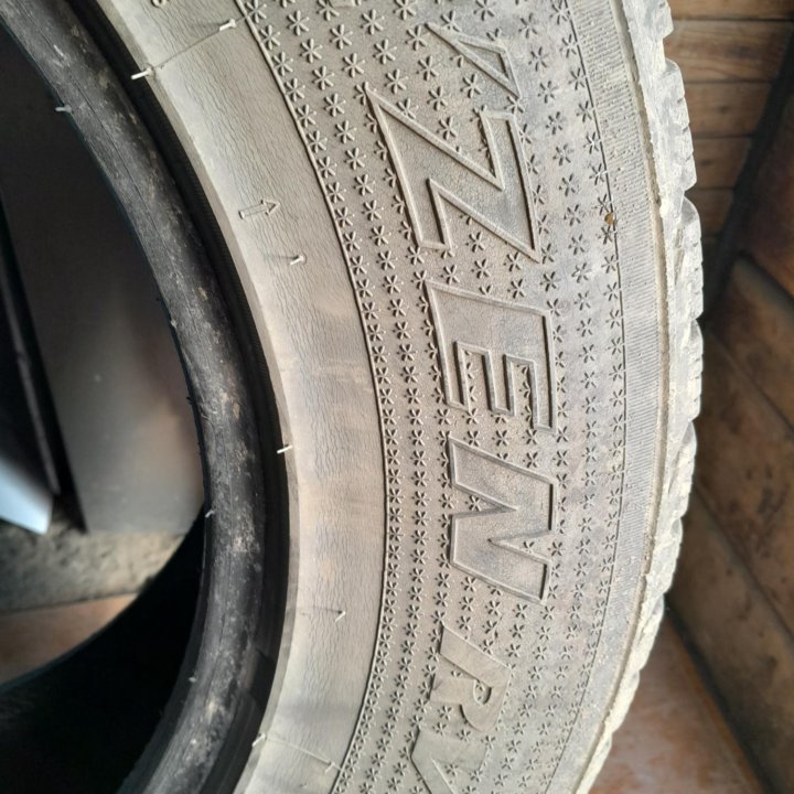 Kumho I Zen Rv Asymmetric 235/65 R17