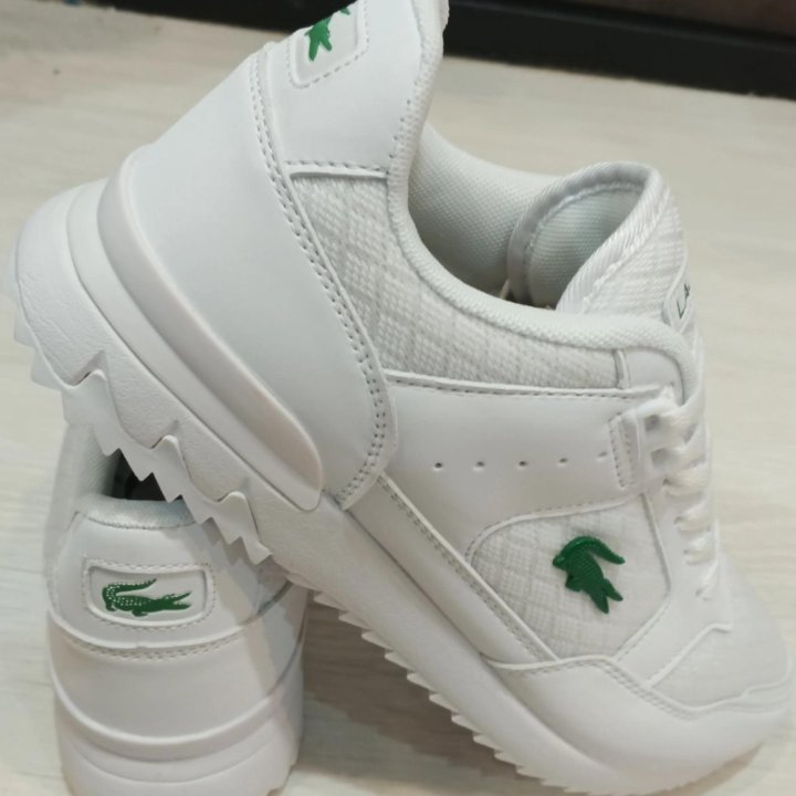 Кроссовки Lacoste новые белые