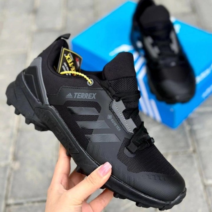 Кроссовки мужские демисезонные Adidas terrex новые