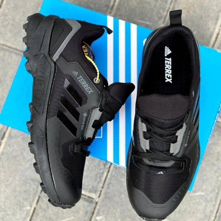 Кроссовки мужские демисезонные Adidas terrex новые