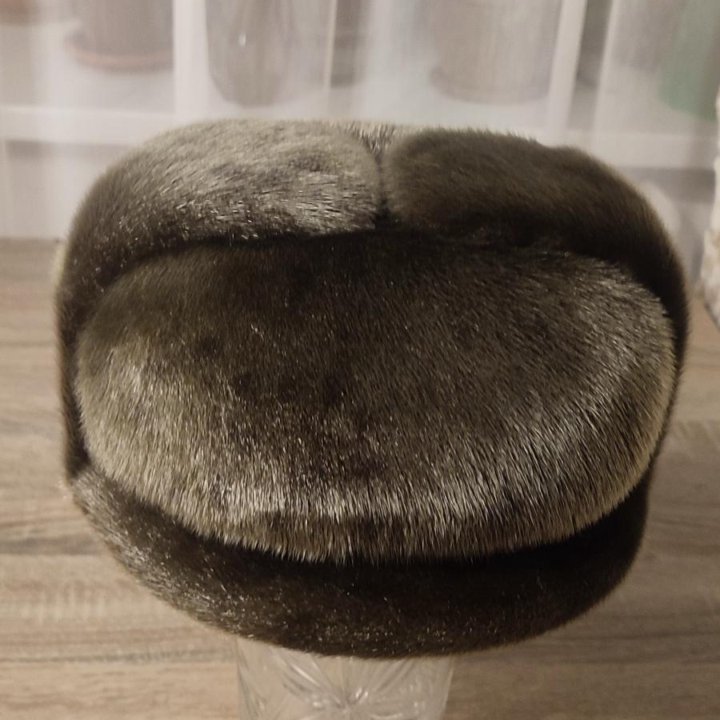 Мужская меховая шапка (нерповая кепка)
