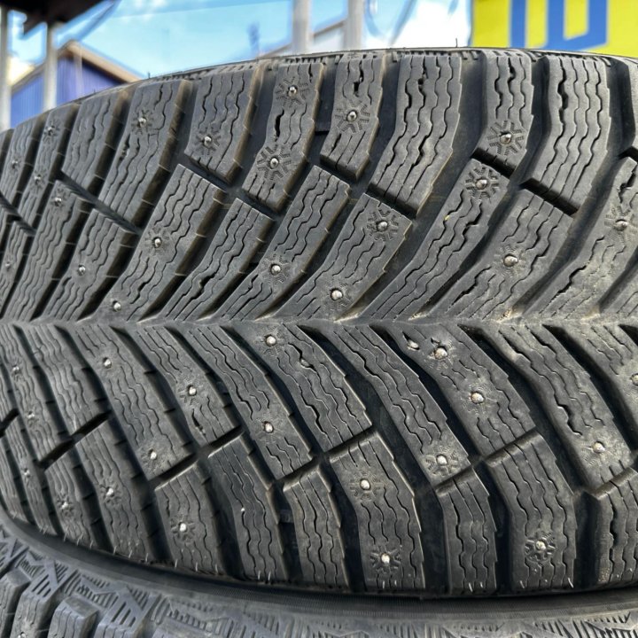 245/45/19 зима, шипы Michelin X-Ice North 4