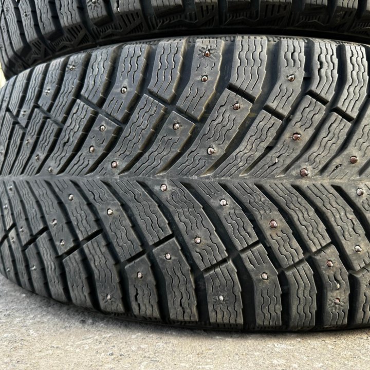 245/45/19 зима, шипы Michelin X-Ice North 4