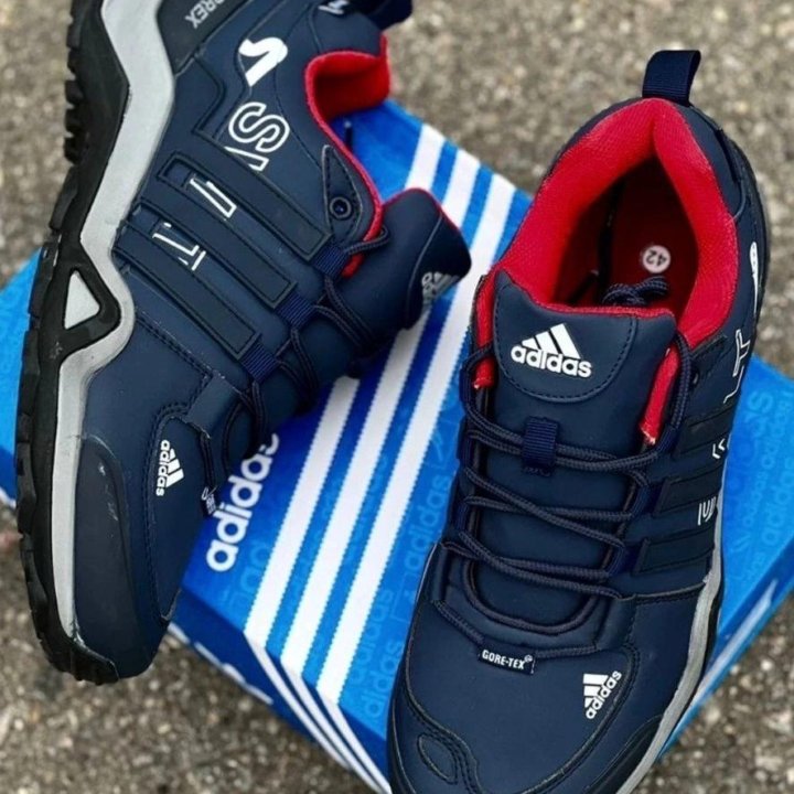 Кроссовки Adidas демисезонные новые