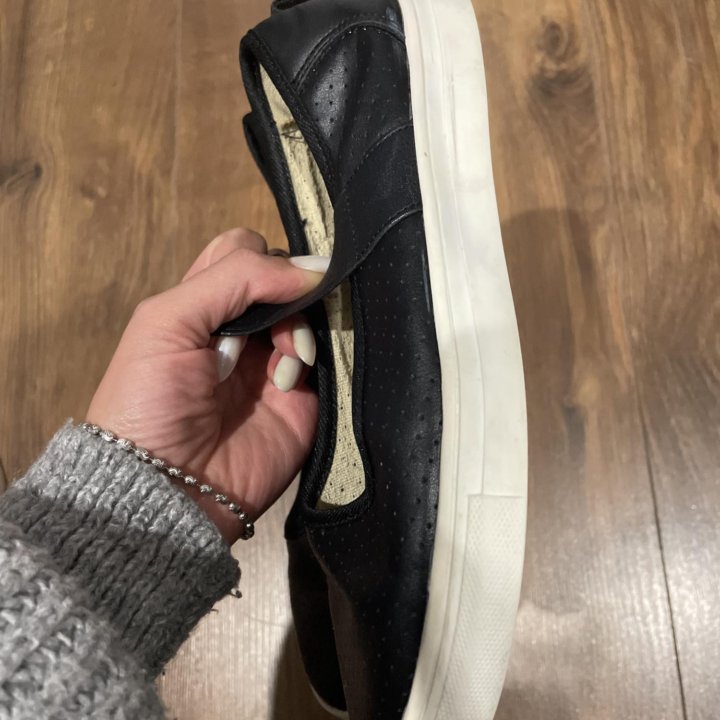 Школьная обувь