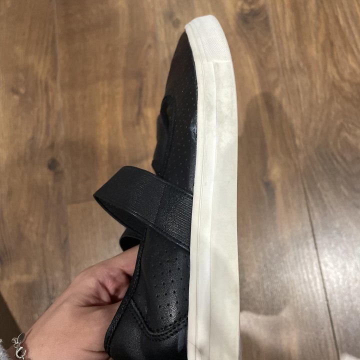 Школьная обувь