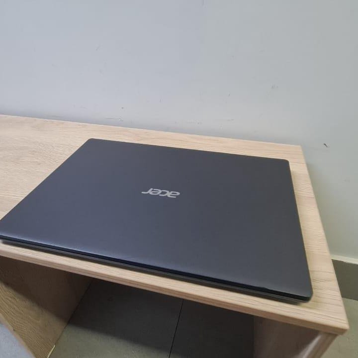 Acer i3-8145u 20gb SSD 256gb MX230 2gb