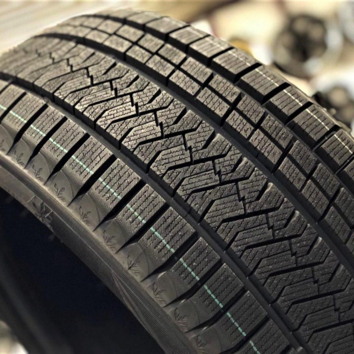 Зимняя резина 225/40 R-18 