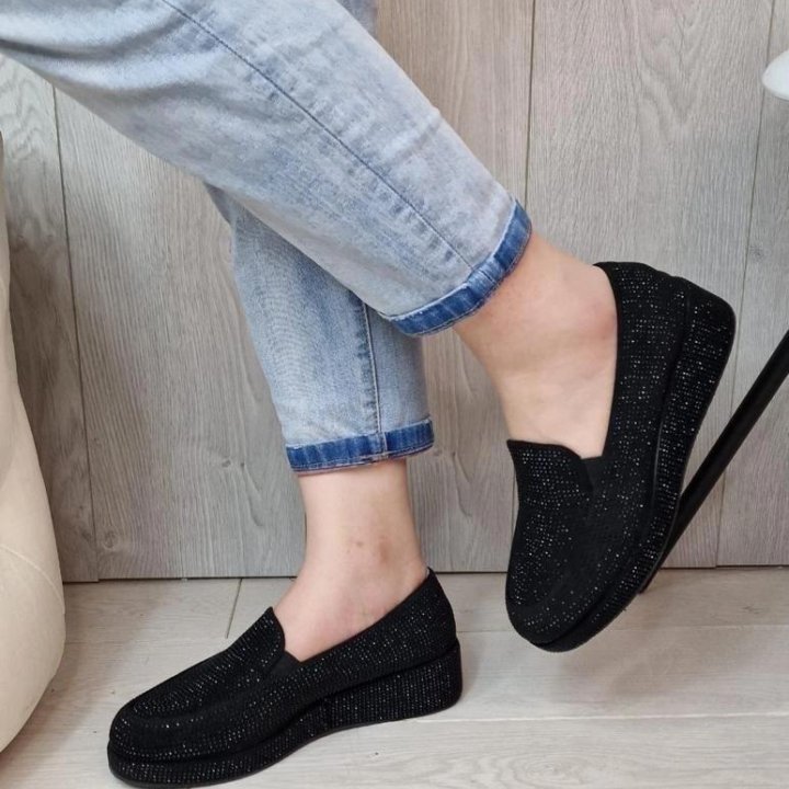 Лоферы в стразах