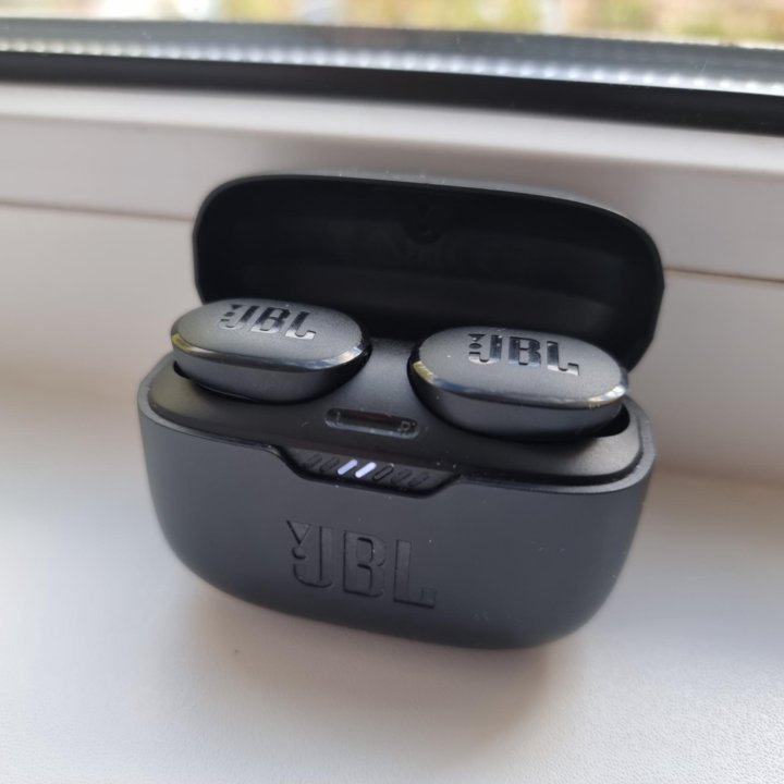 Наушники JBL Tune 130NC TWS идеальное состояние