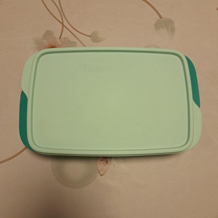 Контейнер tupperware