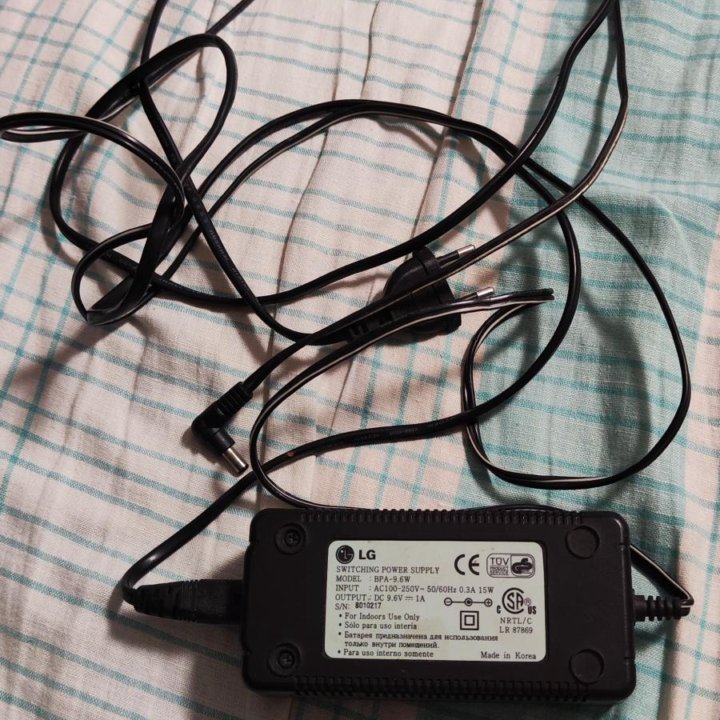 Блок питания 9В.