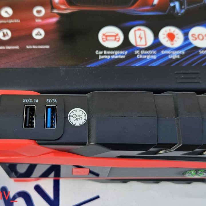 Автомобильное пусковое устройство Power Bank 12V