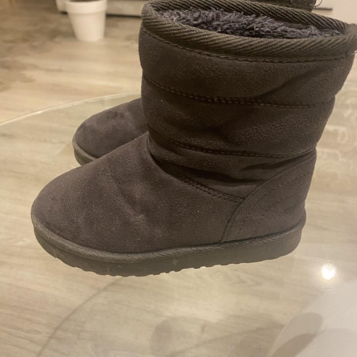 Ботинки Ugg размер 25