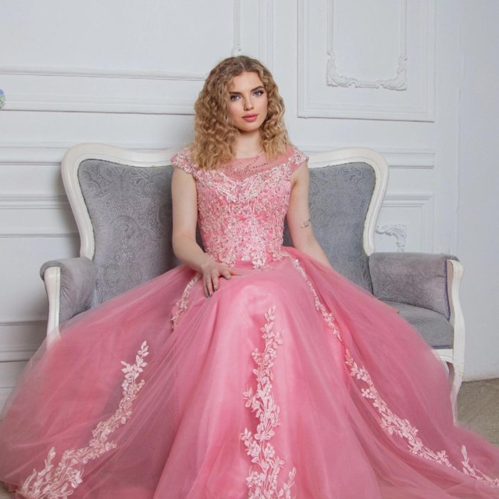 Вечернее платье