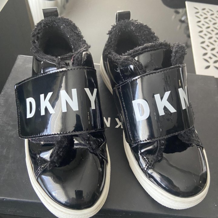 Слипоны на меху DKNY 32/34