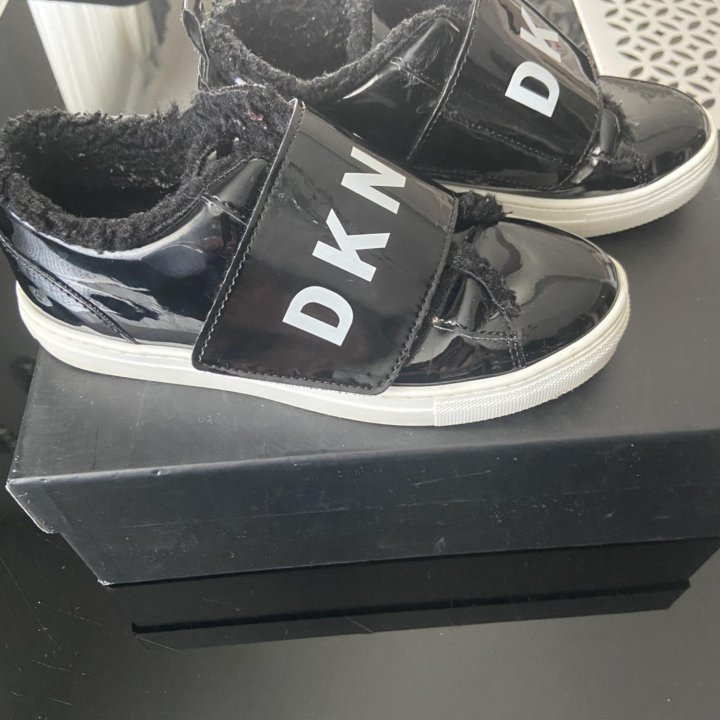 Слипоны на меху DKNY 32/34