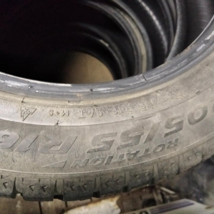 Продам резину зимние . PIRELLI 205/55/16