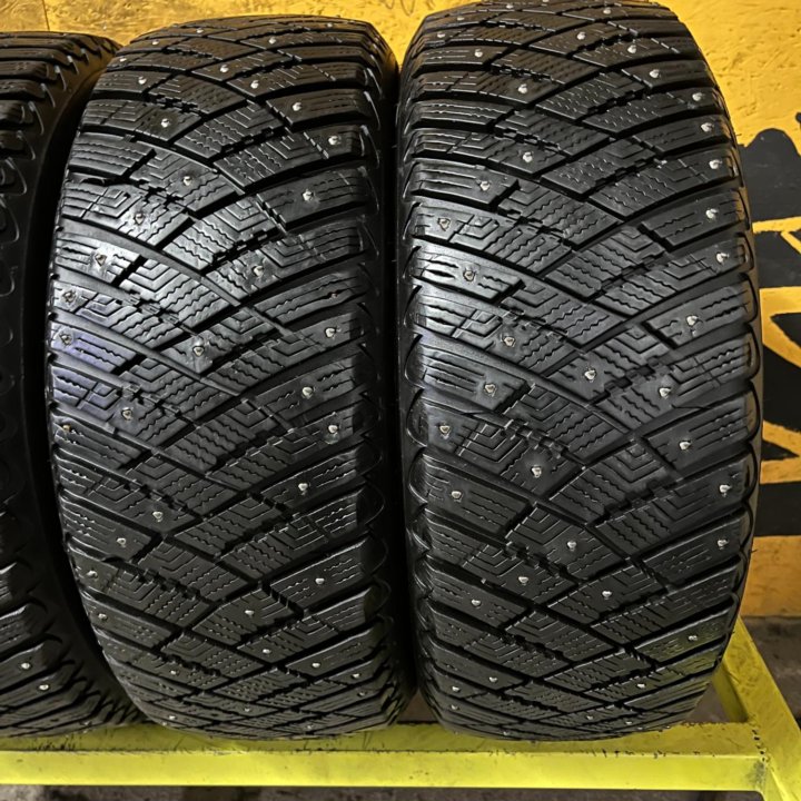 Зимние шины GoodYear Arctic Ice R16 Все шипы